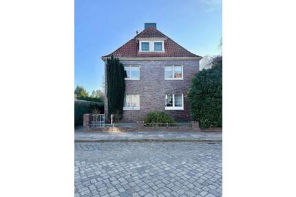 grundsolides 3-Familien Haus in Delmenhorst Deichhorst