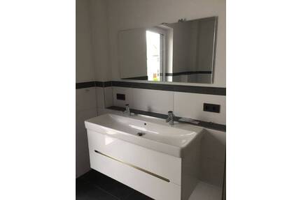 VS-Schwenningen, 2,5-Zi.Whg., frei, 72 qm, gr. Balkon, Aufzug,BJ 2020 barrierefrei! - Villingen-Schwenningen