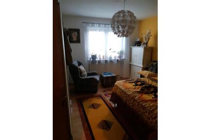 Schöne Wohnung mit Balkon, 1.Stock zu vermieten. 810 €warm - Lappersdorf