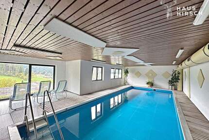 4-Zimmer-Wohnung renoviert: Neue Fenster, Böden, Balkon & TG-Stellplatz, Pool inklusive - Baiersbronn