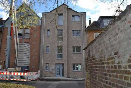 Haus zum Kaufen in Mönchengladbach 1.150.000,00 € 270 m²