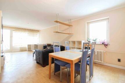 Renovierungsbedürftige 2 - Zimmer Wohnung mit Loggia - Hamburg Rahlstedt