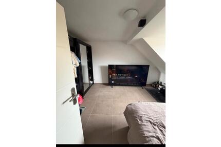 Single Dachbodenwohnung 3 Zimmern - Dinslaken Lohberg