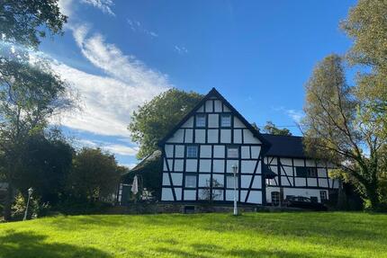 Rarität im Oberbergischen / Fachwerkensemble mit viel Potential - Nümbrecht
