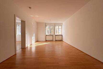 2 Raumwohnung mit Balkon + Aufzug im Herzen von Chemnitz!