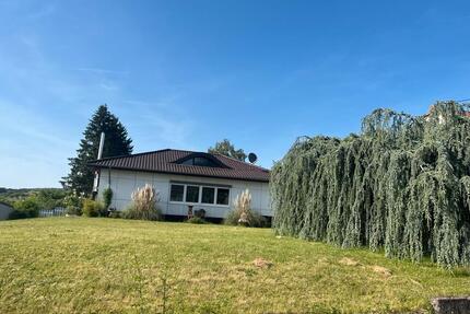 Charmantes, freistehendes Einfamilienhaus im Bungalowstil - Mandelbachtal