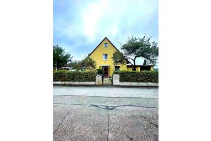 Haus zum Kaufen in Ebersbach 630.000,00 € 153 m²