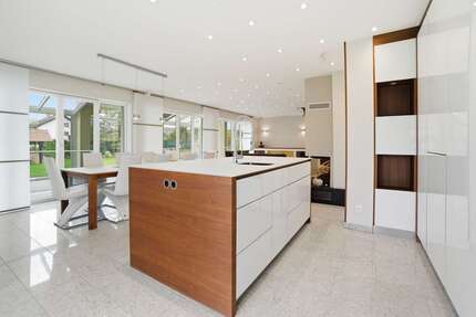 Haus zum Kaufen in Schaafheim Schlierbach 1.250.000,00 € 393 m² - Schaafheim / Schlierbach