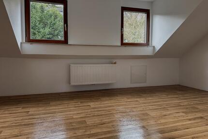 Helle DG-Wohnung in Bernkastel-KUES ab April o. Mai