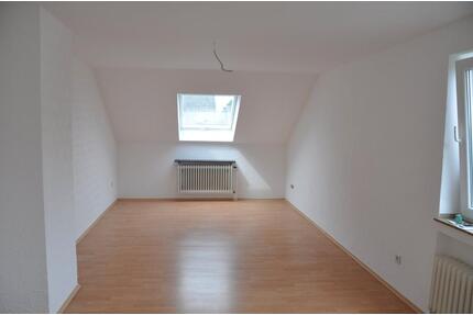 Schöne 3 Zimmer Wohnung über 2 Ebenen hell und in ruhiger Lage - Paderborn