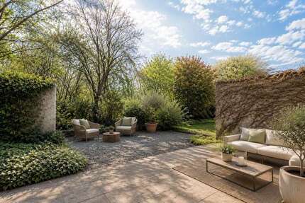 Haus zum Kaufen in Frankfurt am Main 980.000,00 € 181.81 m²