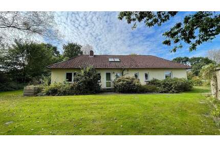 Großzügiges Grundstück mit Versammlungshaus in einem § 34-BauGB-Gebiet! - Wees Oxbüll