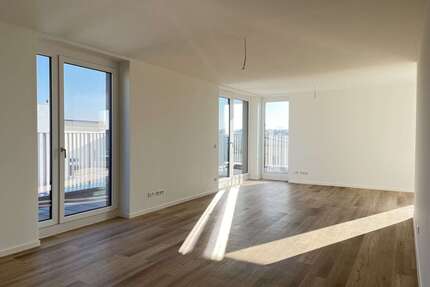 Wohnung zum Mieten in Halle (Saale) 2.009,15 € 154.55 m²