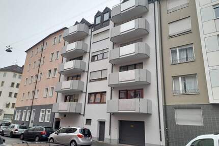 Handwerker aufgepasst! Renovierungsbedürftige 2 Zimmer DG-Wohnung mit Balkon in N-Steinbühl - Nürnberg