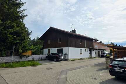 Haus zum Mieten in Pastetten-Reithofen 2.500,00 € 200 m²