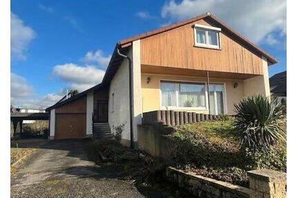 Einfamilienhaus mit Garage und großem Grundstück in Fischingen - Sulz am Neckar / Fischingen