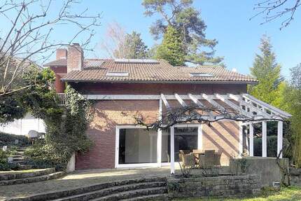 Am Mulang: Außergewöhnlich stilvolles, großzügiges Anwesen in exklusiver, sehr ruhiger Wohnlage - Kassel Bad Wilhelmshöhe