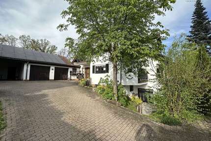 Haus zum Kaufen in Weisendorf 650.000,00 € 235 m²