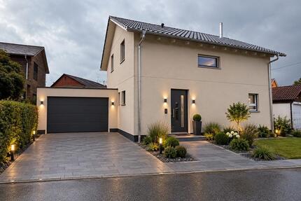 NEUBAU ERSTBEZUG PV + SPEICHER | GARAGE | GARTEN | 2 STELLPLÄTZE - Bad Saulgau