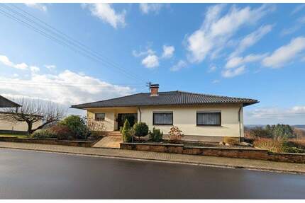 Bungalow mit Einliegerwohnung und Fernsicht - Mettlach Nohn