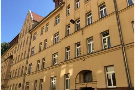 Altbauwohnung mit Charme - moderne Einbauküche inklusive - Leipzig Südost