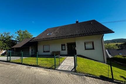 Renoviertes Einfamilienhaus mit Einliegerwohnung - Malberg