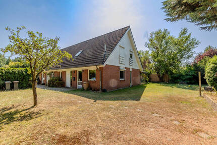 Modernisierte Doppelhaushälfte mit Carport in gefragter Wohnlage - Garstedt