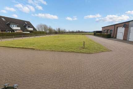 Grundstück zu verkaufen in Aukrug 137.000,00 € 975 m²