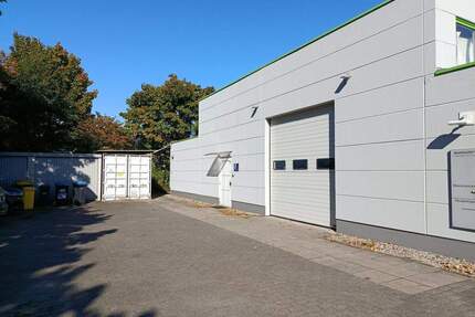 Zentral gelegen im Gewerbegebiet Wellsee! Kompaktes Hallen- und Büroangebot in Kiel! OTTO STÖBEN!