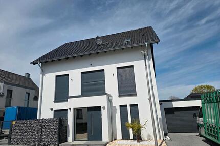 Einfamilienhaus - 830.000,00&nbsp;EUR Kaufpreis, ca.&nbsp; 240,00&nbsp;m&sup2; in Datteln (PLZ: 45711)