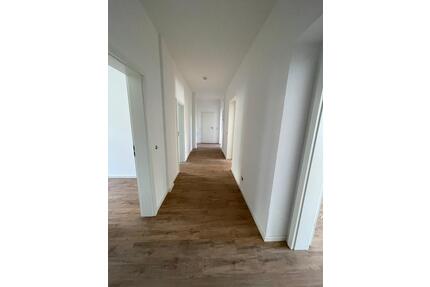 Top renovierte 5-Zimmer-Wohnung in Glockenhof ***Besichtigung: 06.05.2026 um 16:00 Uhr*** - Nürnberg Gleißhammer