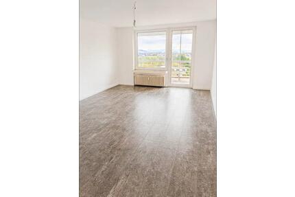Frisch renovierte 3-Zimmer-Wohnung mit großem Balkon, Weitblick - Minden Kuhlenkamp
