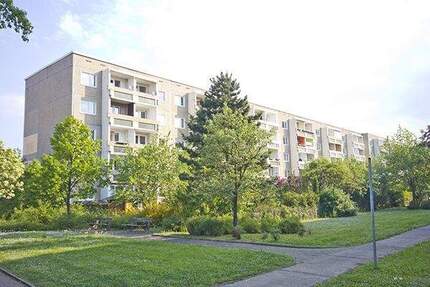 3-Zimmerwohnung mit Balkon - 282,00&nbsp;EUR Kaltmiete, ca.&nbsp; 56,20&nbsp;m&sup2;&nbsp;Wohnfl&auml;che in Halle (Saale) (PLZ: 06120) Heide Nord