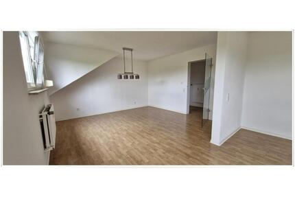 ::. Attraktive Dachgeschosswohnung - 3 Zimmer, Küche, Bad und mehr .:: - Ulmen