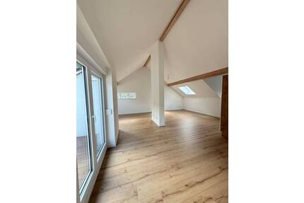 Stilvoll renovierte 2-Zimmer-Wohnung mit Loggia und Stellplatz - Mauer