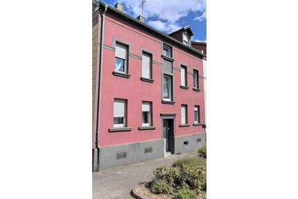 Wannemacher Immobilien **** (RESERVIERT) Mehrfamilienhaus mit 4 Wohneinheiten im Herzen von Neunkirchen ****