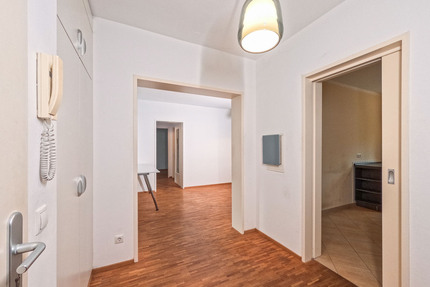 Provisionsfreie, helle und familienfreundliche 4-Zimmer-Wohnung mit Stellplatz in Berlin-Nikolassee