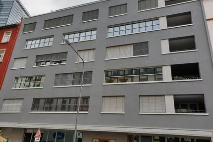 Stilvolle, zentrale 3-Zimmer-Wohnung mit Skylineblick - Frankfurt am Main Innenstadt 1