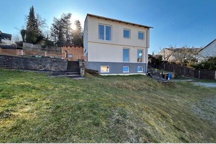 Freistehendes EFH mit Einliegerwohnung & 832 m2 Grundstück - Höchberg