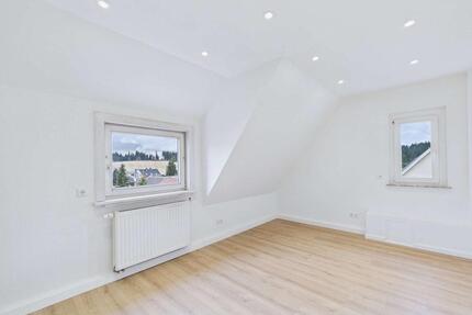 Moderne 2-Zimmer-Dachgeschosswohnung mit Garten & Grünblick in ruhiger Lage von Stützengrün