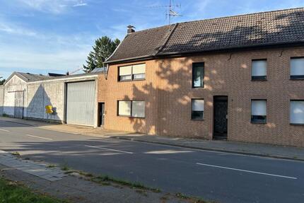 Viel Platz mit Einliegerwohnung in Bedburg