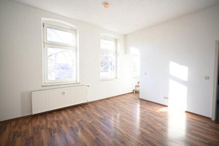 neu sanierte 2-Raum-Wohnung mit Einbauküche - Bernburg (Saale)