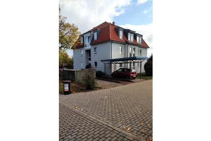 Charmante 2-Zimmer-Wohnung mit Balkon, EBK & Stellplatz in Erfurt