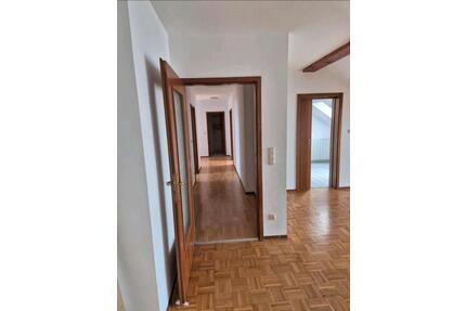 3.5 Zimmer Wohnung mit Hobbyraum - Petersaurach