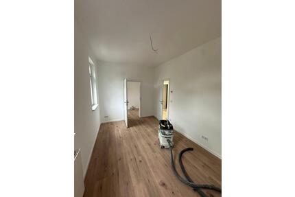 Kernsaniert: 4,5-Zi.-Wohnung + Balkon am Schlosspark - Wiesbaden Biebrich