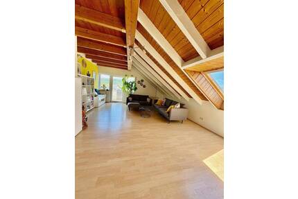 Vollmöblierte großzügige 2-Zi.-Whg. 80qm mit Balkon - Eberstadt
