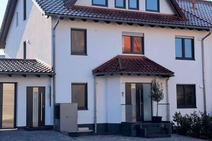 Haus zum Kaufen in Karben 990.000,00 € 305 m²