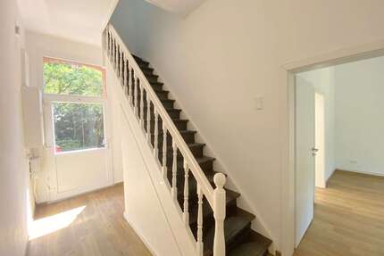 Haus zum Mieten in Bremen 850,00 € 89.74 m²