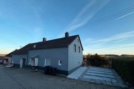 Haus 5 Zimmer zu vermieten 5 Parkplätze 30m2 Lager 400m2 Garten - Kusel