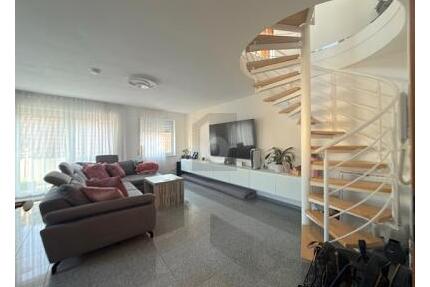 STILVOLL ELEGANT MIT BESONDEREM FLAIR - Gemmrigheim